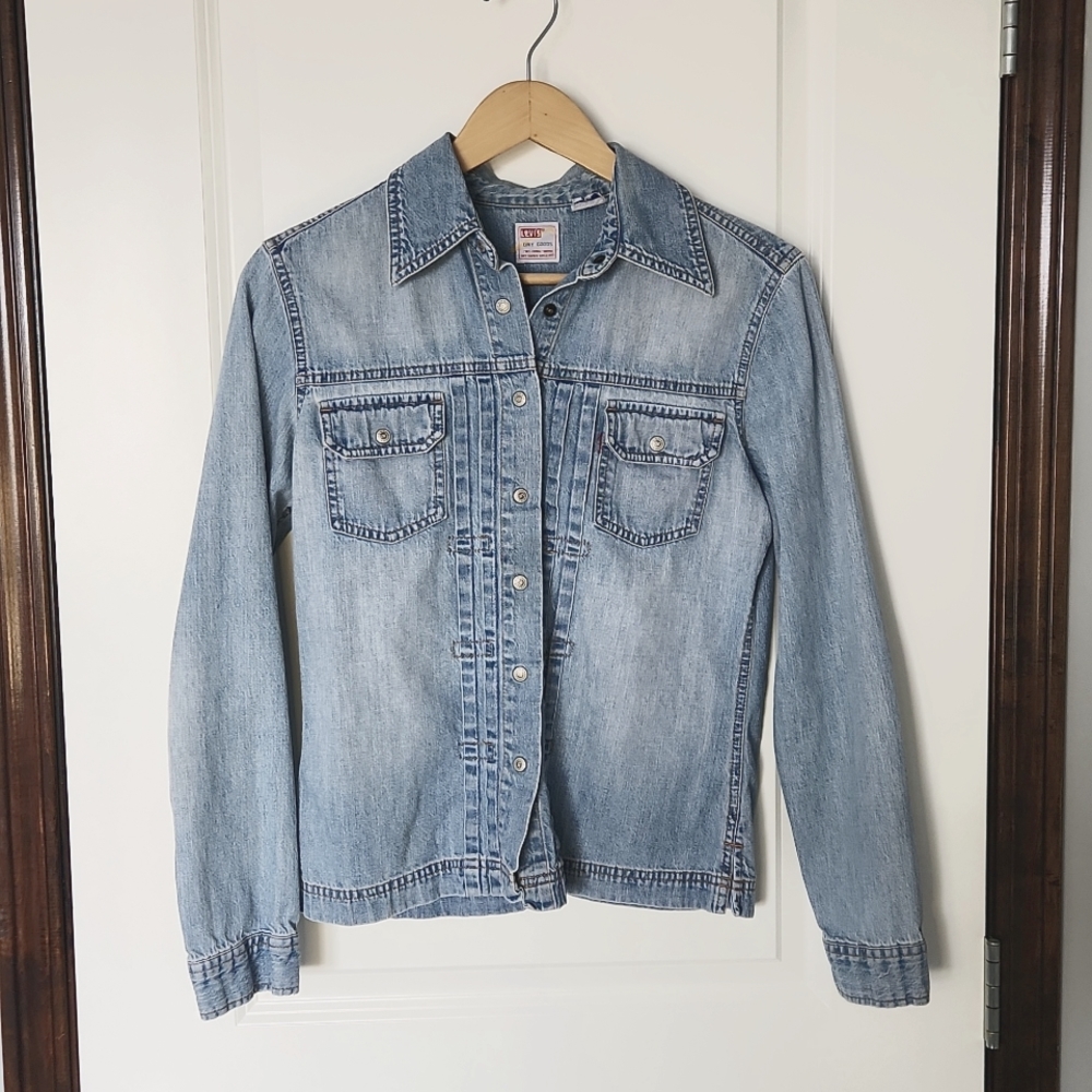 Vintage 90’s Levi's Denim shirt